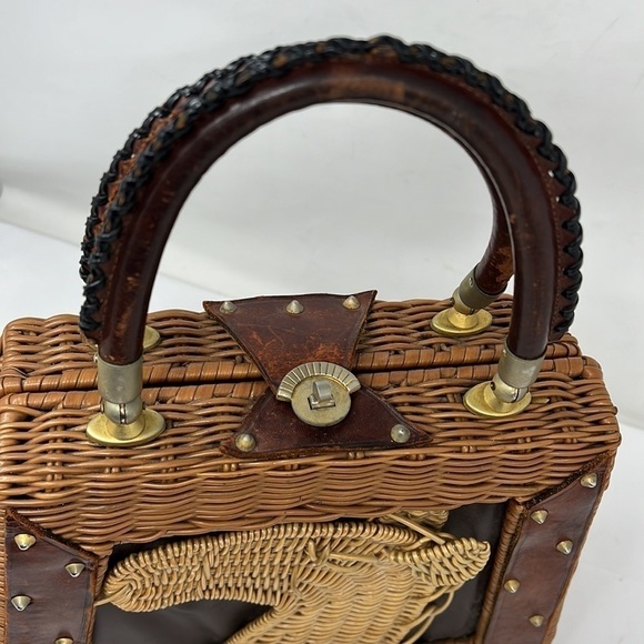Vintage 1960s Equestrian Novelty Wicker and Leather Structured Handbag - Picture 4 of 16